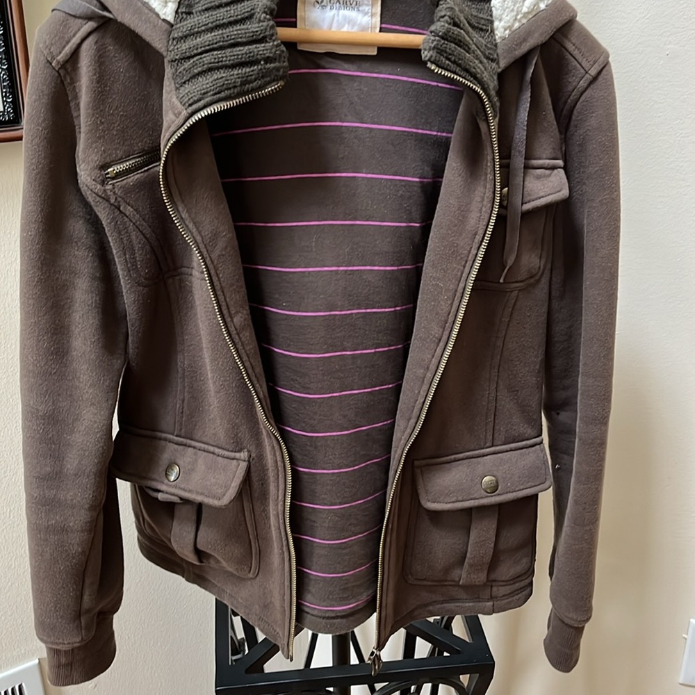 Carve Design hooded jacket. Fall weight. - Picture 4 of 5
